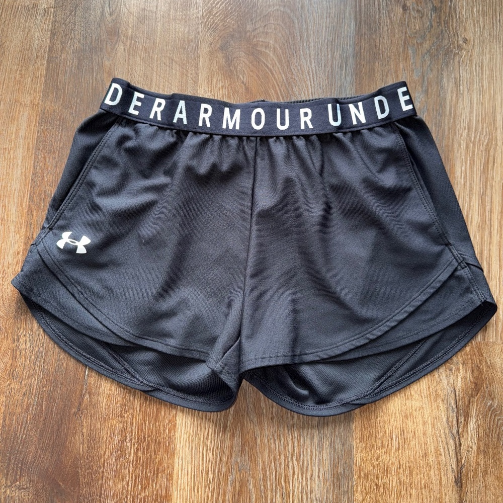 Under Armour shorts size S